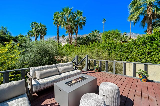 623 W Chino Canyon Road, Palm Springs, CA 92262