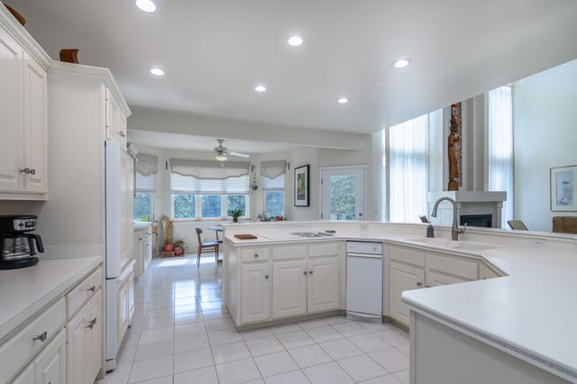 121 HIGHLAND WAYE, Jefferson City, MO 65101