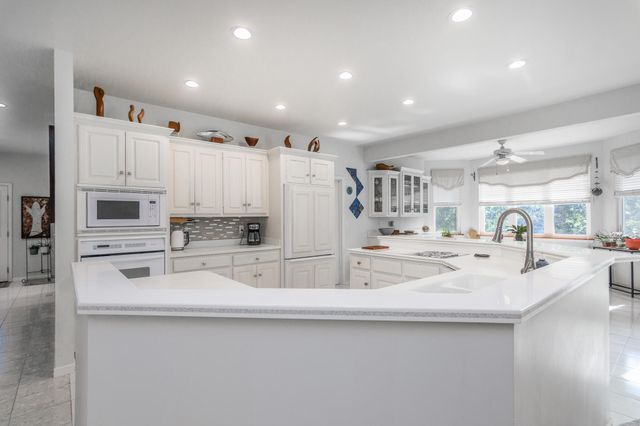 121 HIGHLAND WAYE, Jefferson City, MO 65101