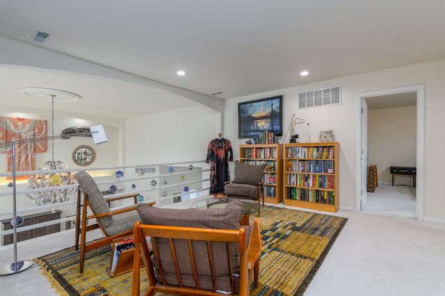 121 HIGHLAND WAYE, Jefferson City, MO 65101