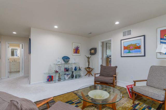 121 HIGHLAND WAYE, Jefferson City, MO 65101