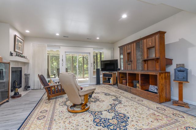 121 HIGHLAND WAYE, Jefferson City, MO 65101