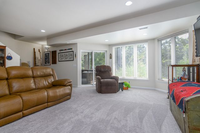 121 HIGHLAND WAYE, Jefferson City, MO 65101