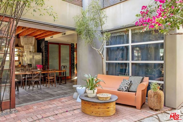 927 Amoroso, Venice, CA 90291
