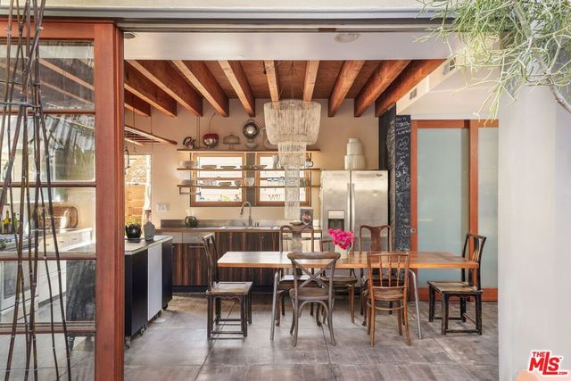 927 Amoroso, Venice, CA 90291