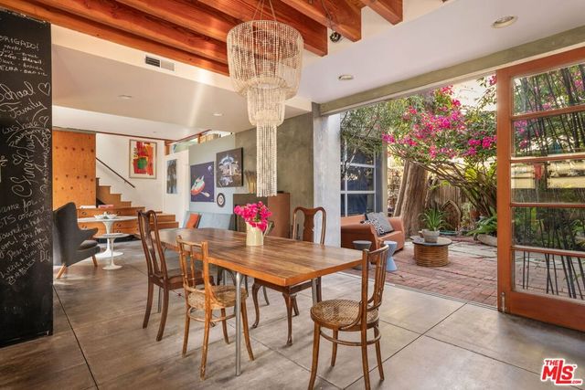 927 Amoroso, Venice, CA 90291