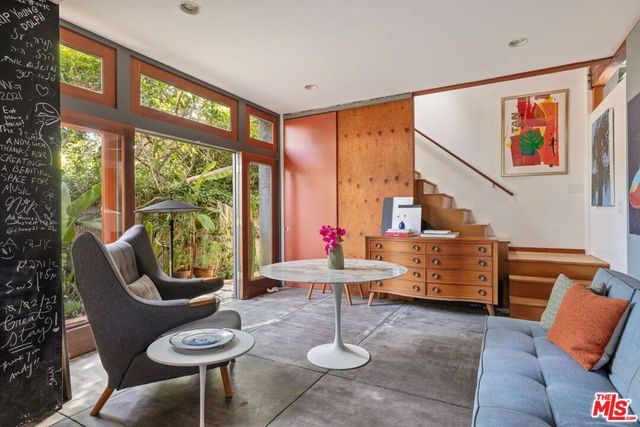 927 Amoroso, Venice, CA 90291