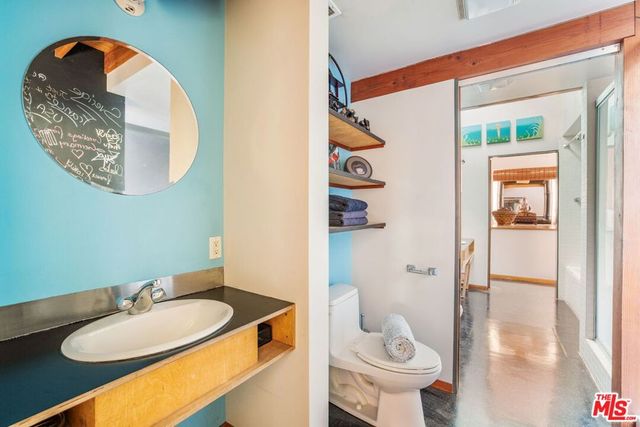 927 Amoroso, Venice, CA 90291