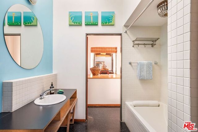 927 Amoroso, Venice, CA 90291