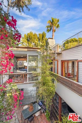 927 Amoroso, Venice, CA 90291