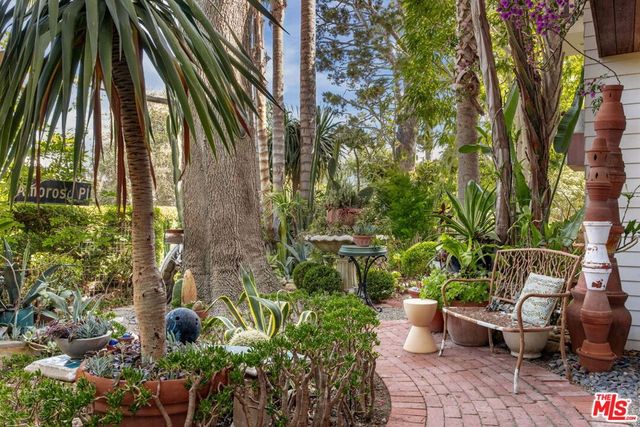 927 Amoroso, Venice, CA 90291