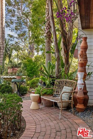 927 Amoroso, Venice, CA 90291