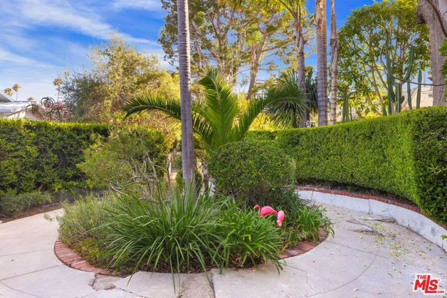 927 Amoroso, Venice, CA 90291