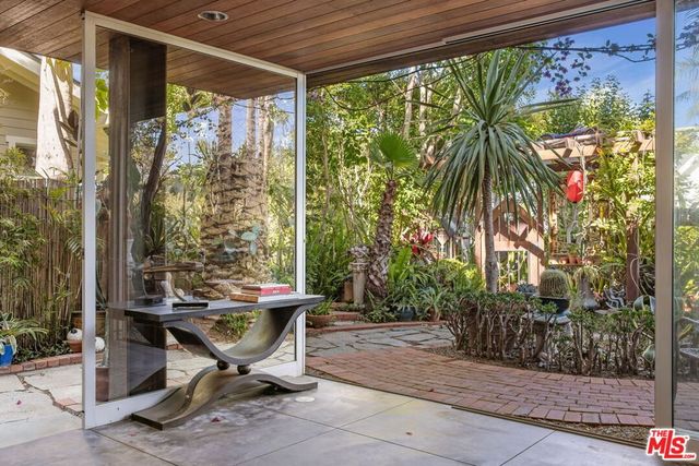 927 Amoroso, Venice, CA 90291