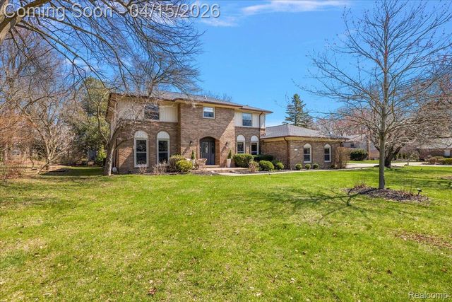 1732 Kilburn Road N, Rochester Hills, MI 48306