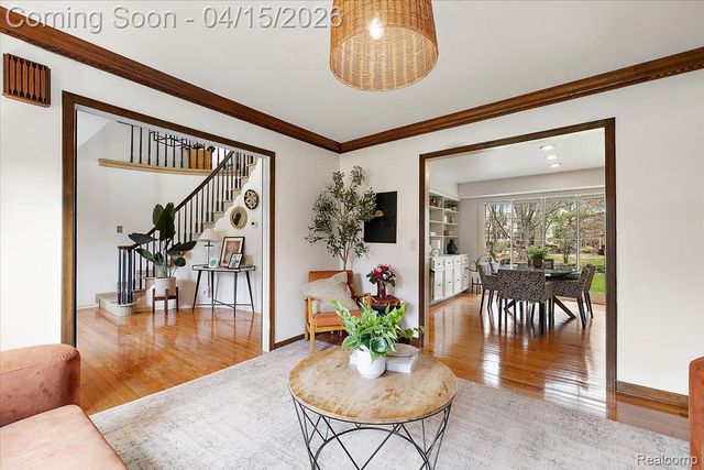 1732 Kilburn Road N, Rochester Hills, MI 48306