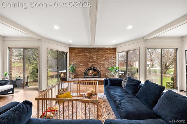 1732 Kilburn Road N, Rochester Hills, MI 48306