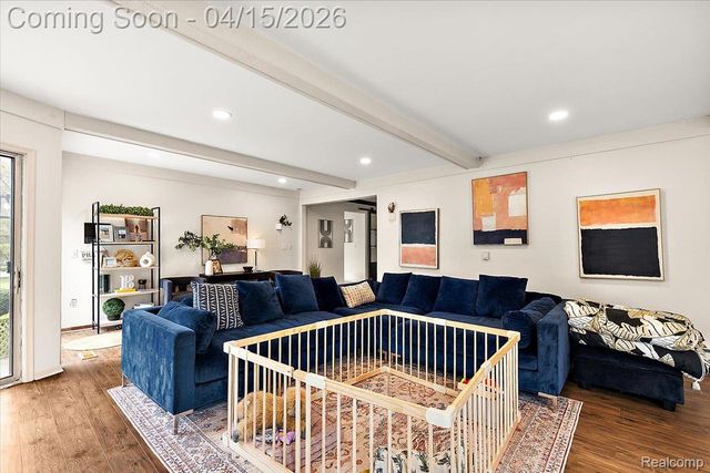 1732 Kilburn Road N, Rochester Hills, MI 48306