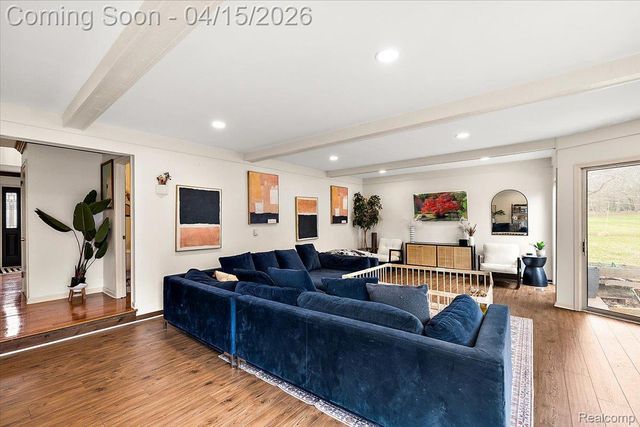 1732 Kilburn Road N, Rochester Hills, MI 48306