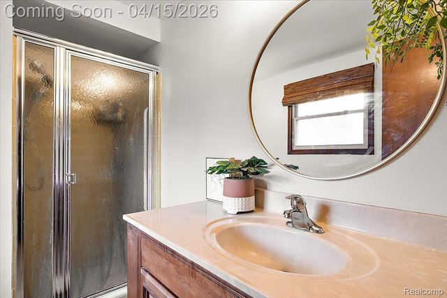 1732 Kilburn Road N, Rochester Hills, MI 48306