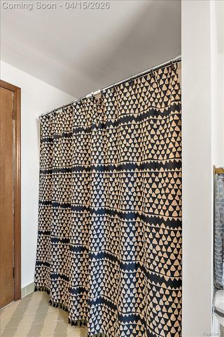 1732 Kilburn Road N, Rochester Hills, MI 48306