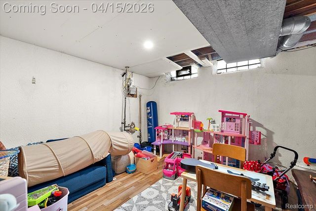 1732 Kilburn Road N, Rochester Hills, MI 48306