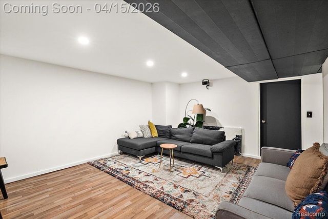 1732 Kilburn Road N, Rochester Hills, MI 48306