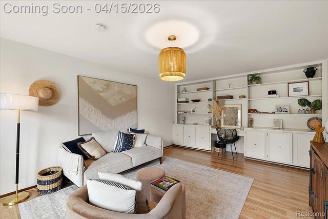 1732 Kilburn Road N, Rochester Hills, MI 48306