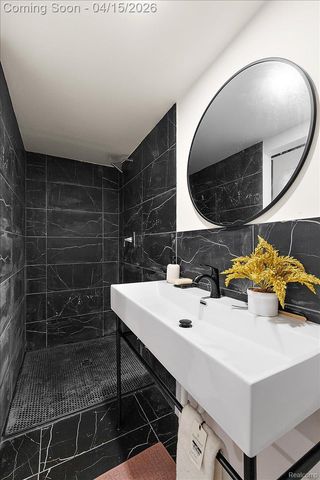 1732 Kilburn Road N, Rochester Hills, MI 48306