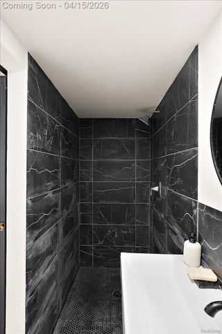 1732 Kilburn Road N, Rochester Hills, MI 48306