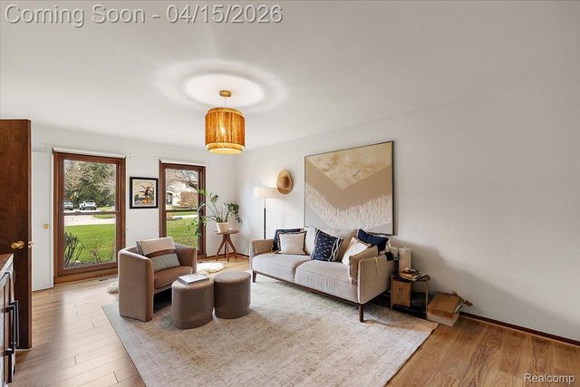 1732 Kilburn Road N, Rochester Hills, MI 48306