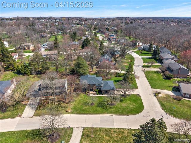 1732 Kilburn Road N, Rochester Hills, MI 48306
