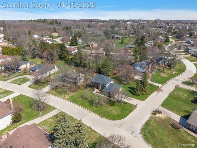 1732 Kilburn Road N, Rochester Hills, MI 48306