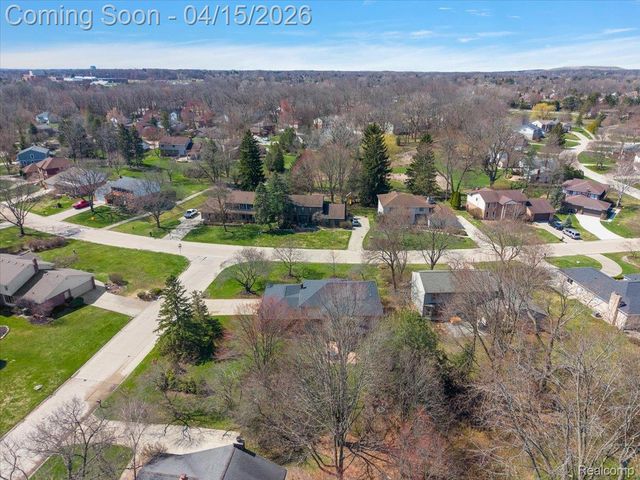 1732 Kilburn Road N, Rochester Hills, MI 48306