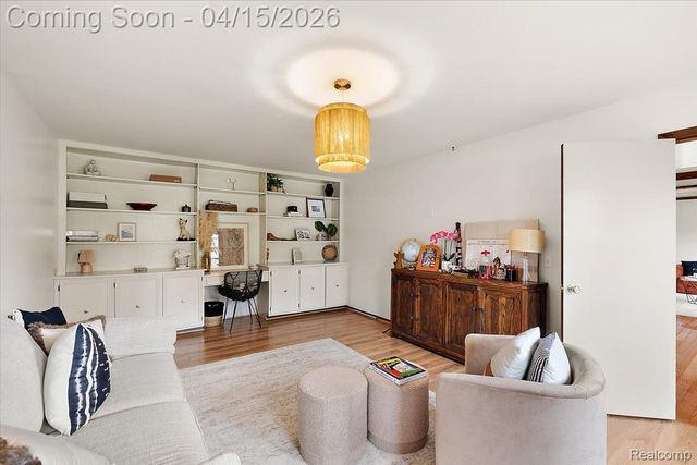 1732 Kilburn Road N, Rochester Hills, MI 48306