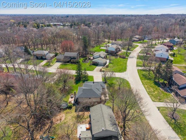 1732 Kilburn Road N, Rochester Hills, MI 48306
