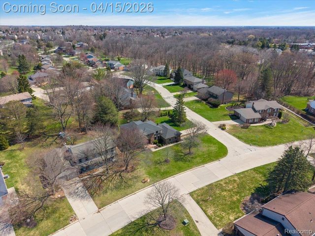 1732 Kilburn Road N, Rochester Hills, MI 48306