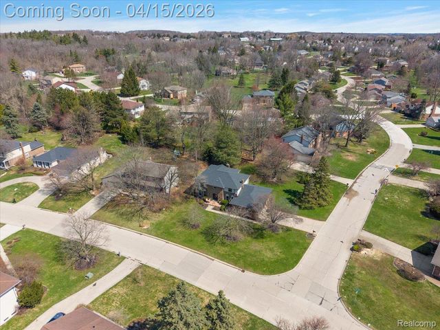 1732 Kilburn Road N, Rochester Hills, MI 48306