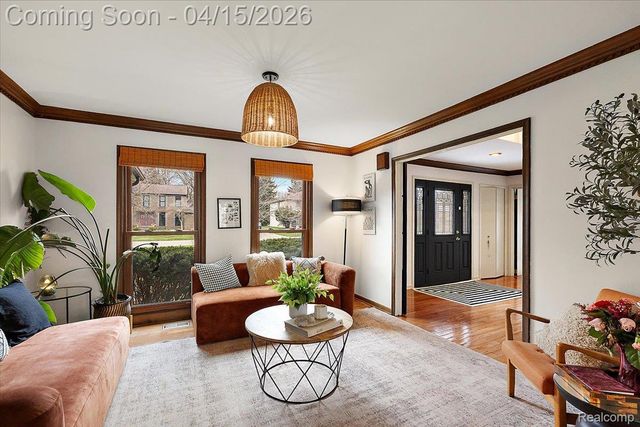 1732 Kilburn Road N, Rochester Hills, MI 48306