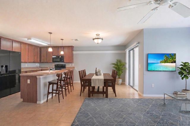 5064 NW Coventry Circle, Port St. Lucie, FL 34986
