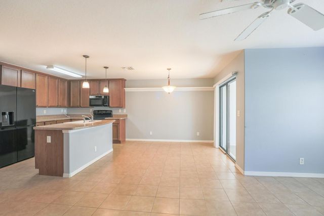 5064 NW Coventry Circle, Port St. Lucie, FL 34986