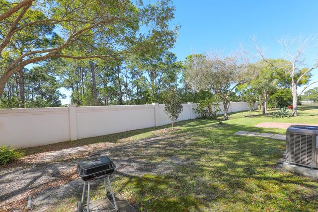 5064 NW Coventry Circle, Port St. Lucie, FL 34986