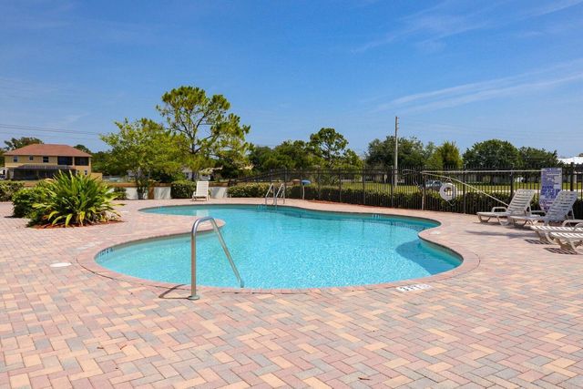 5064 NW Coventry Circle, Port St. Lucie, FL 34986