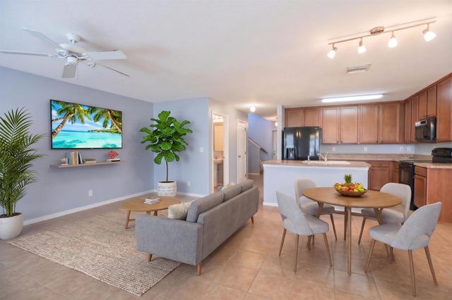 5064 NW Coventry Circle, Port St. Lucie, FL 34986