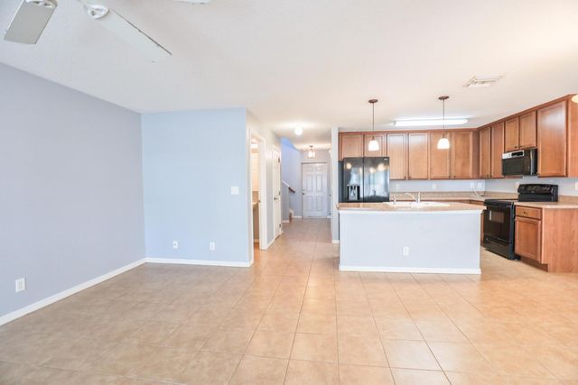 5064 NW Coventry Circle, Port St. Lucie, FL 34986