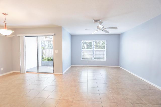 5064 NW Coventry Circle, Port St. Lucie, FL 34986