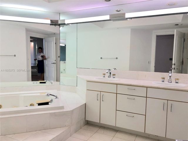 2800 ISLAND BLVD 902, Aventura, FL 33160