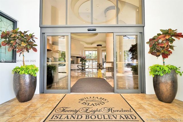 2800 ISLAND BLVD 902, Aventura, FL 33160