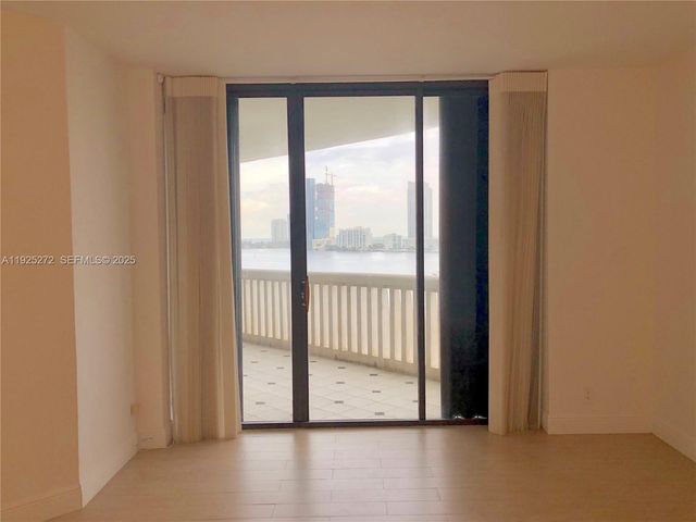 2800 ISLAND BLVD 902, Aventura, FL 33160