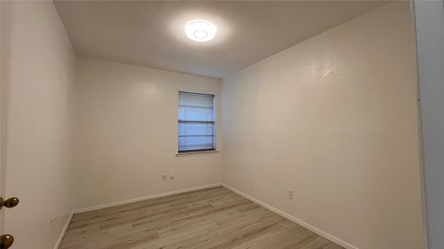 1915 Longmeadow Drive, Arlington, TX 76015